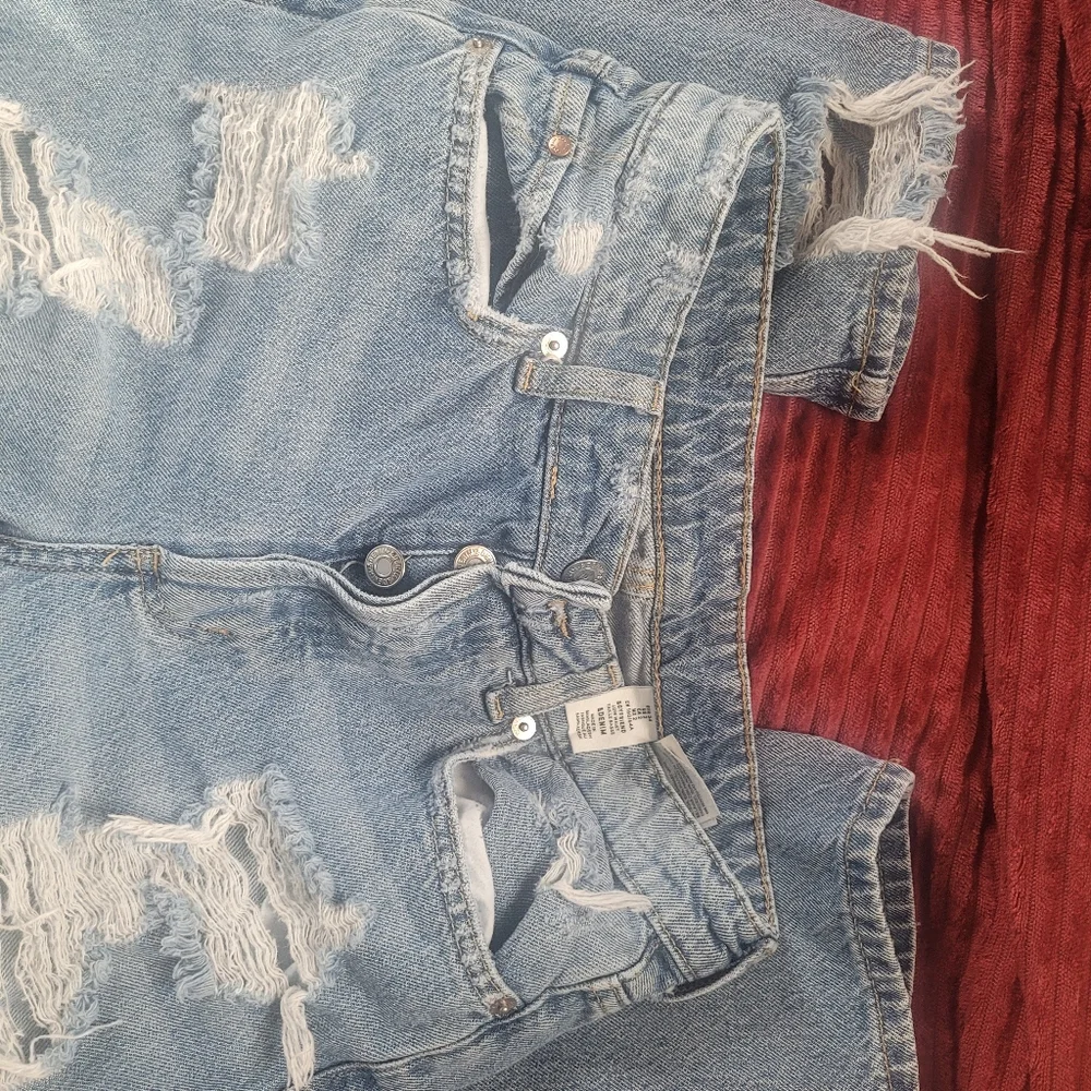Jeans - Picture 2 of 3